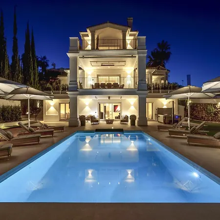 Luxury Family For In Marbella