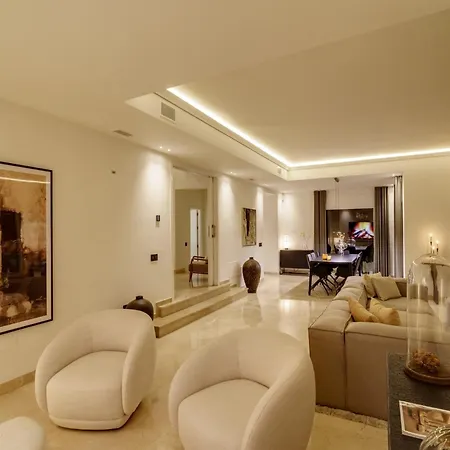 Luxury Family For In Marbella