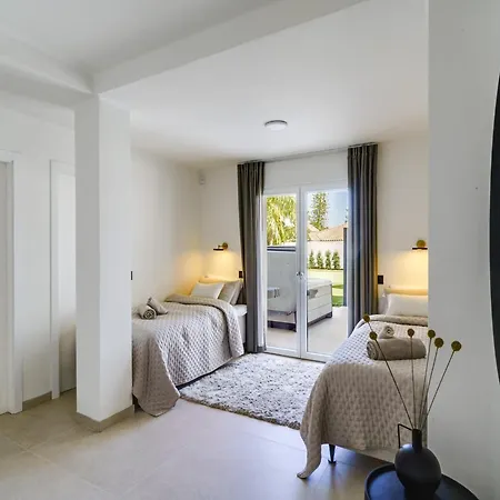 Luxury Family For In Marbella