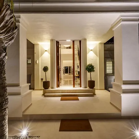 Luxury Family For In Marbella