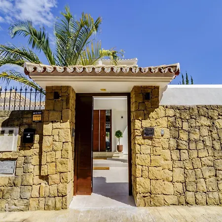Luxury Family For In Villa *