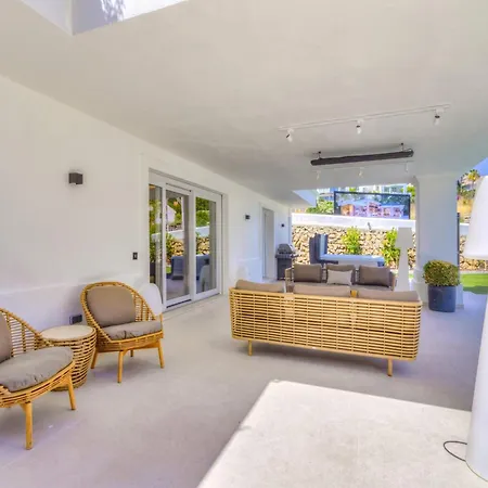 Luxury Family For In Marbella