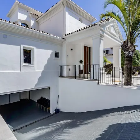 Luxury Family For In Villa *